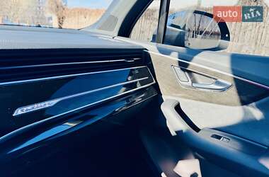 Внедорожник / Кроссовер Audi SQ7 2024 в 
