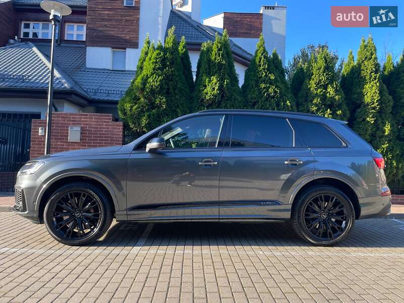 Внедорожник / Кроссовер Audi SQ7 2021 в Киеве