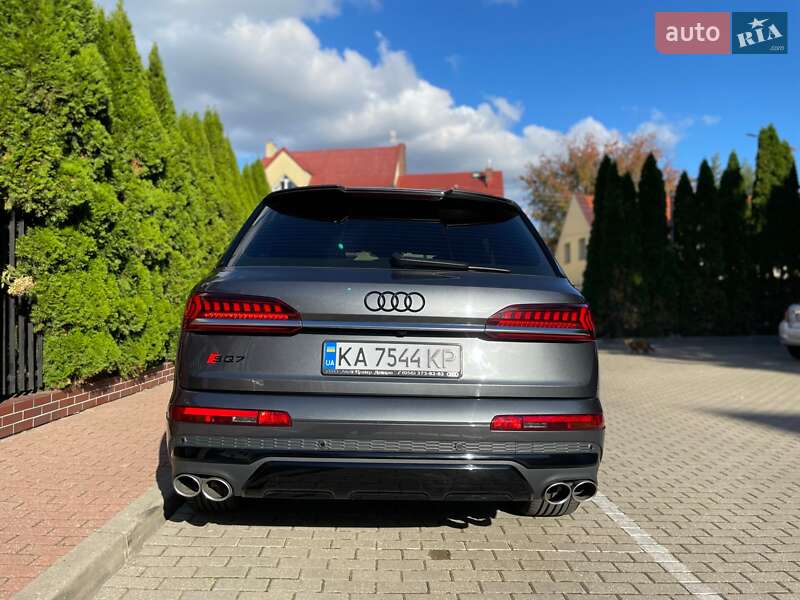 Внедорожник / Кроссовер Audi SQ7 2021 в Киеве