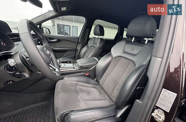 Внедорожник / Кроссовер Audi SQ7 2021 в 