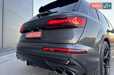 Внедорожник / Кроссовер Audi SQ7 2020 в 