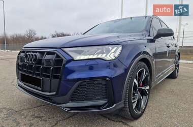 Внедорожник / Кроссовер Audi SQ7 2021 в 