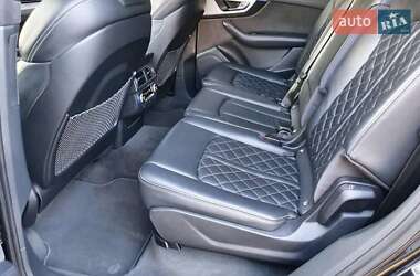 Внедорожник / Кроссовер Audi SQ7 2016 в 