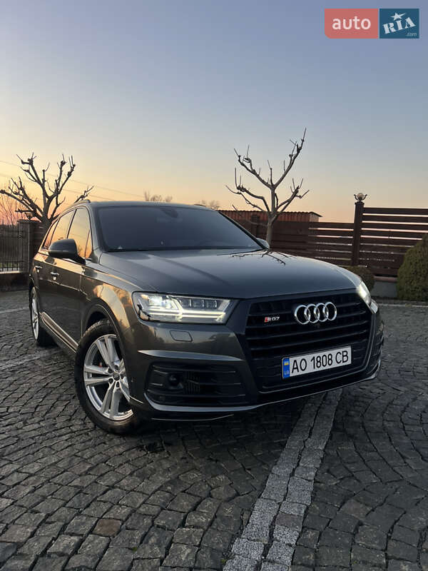 Внедорожник / Кроссовер Audi SQ7 2019 в Берегово
