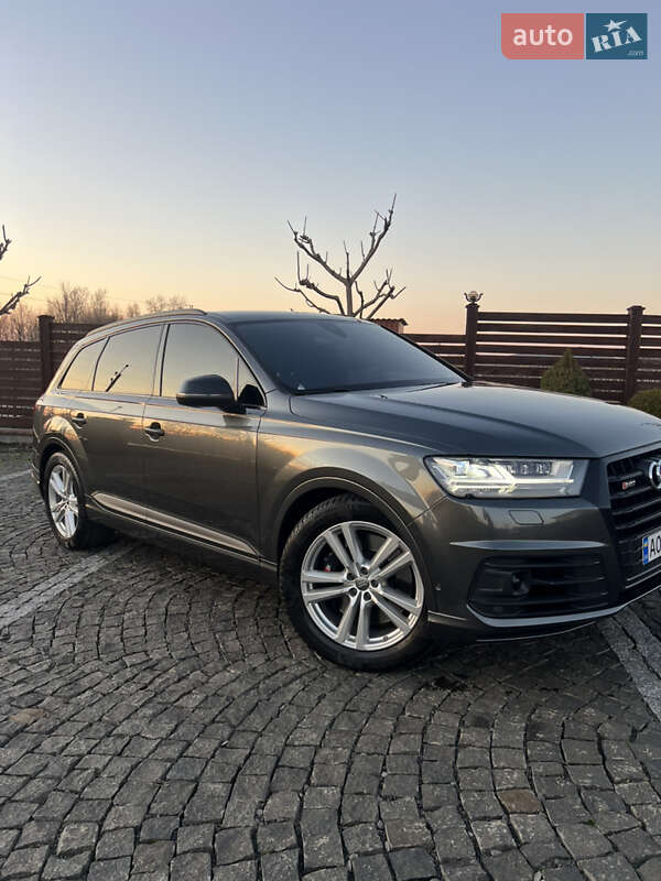 Внедорожник / Кроссовер Audi SQ7 2019 в Берегово