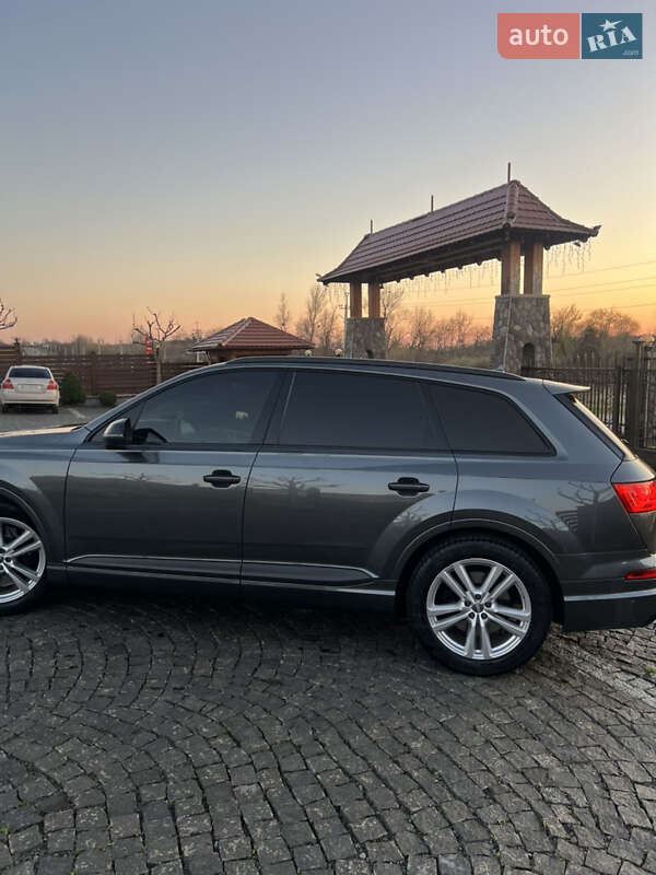 Внедорожник / Кроссовер Audi SQ7 2019 в Берегово