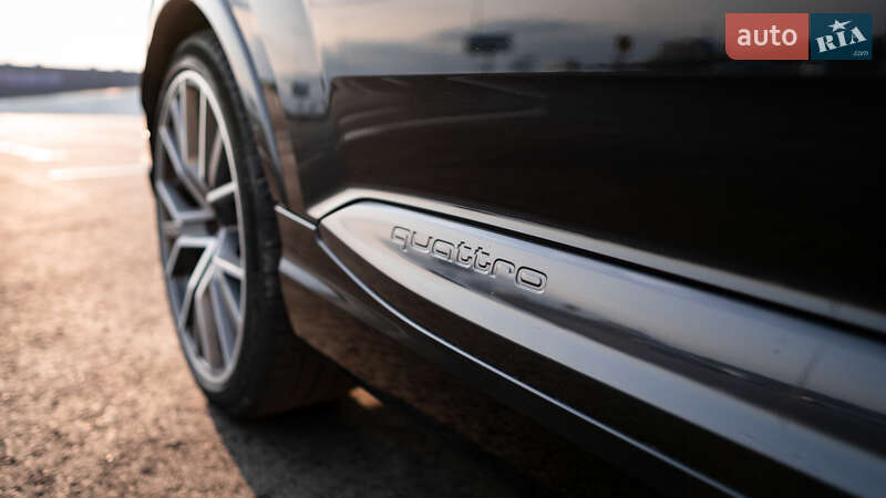 Внедорожник / Кроссовер Audi SQ7 2017 в Львове