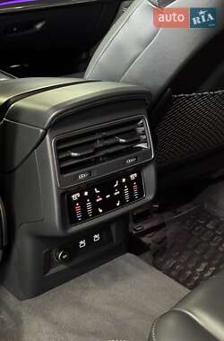 Внедорожник / Кроссовер Audi SQ7 2020 в 