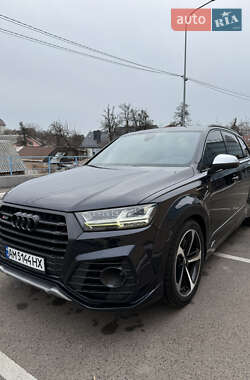 Внедорожник / Кроссовер Audi SQ7 2017 в 