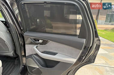 Позашляховик / Кросовер Audi SQ7 2020 в 