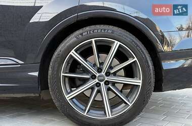 Позашляховик / Кросовер Audi SQ7 2020 в 