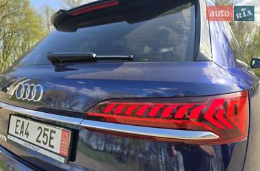 Внедорожник / Кроссовер Audi SQ7 2020 в 