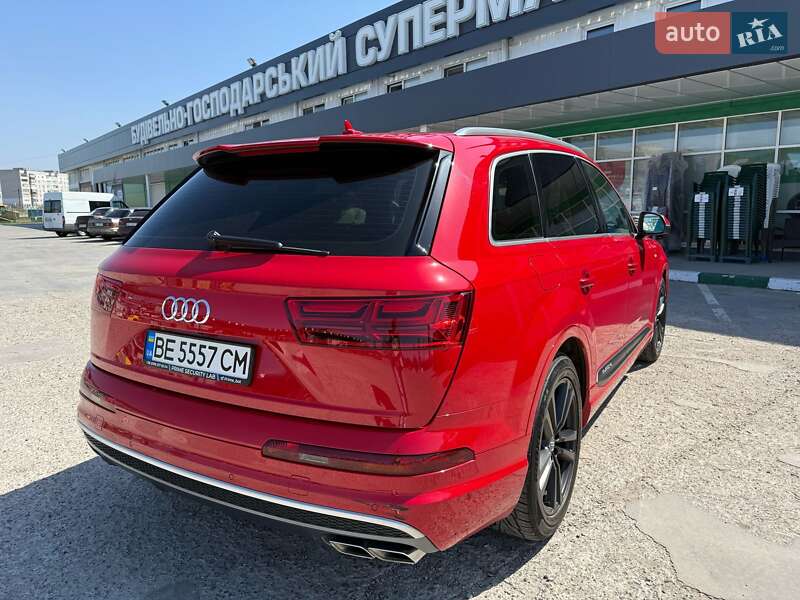 Позашляховик / Кросовер Audi SQ7 2017 в Первомайську