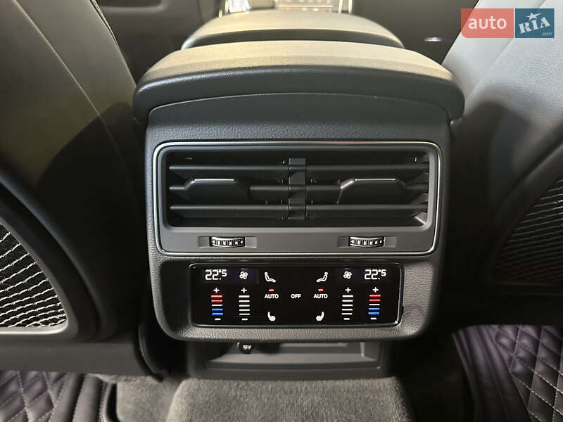 Внедорожник / Кроссовер Audi SQ7 2022 в Киеве