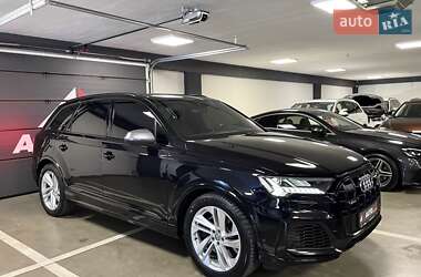 Внедорожник / Кроссовер Audi SQ7 2020 в 