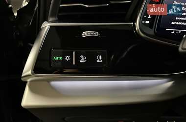 Внедорожник / Кроссовер Audi SQ7 2020 в 