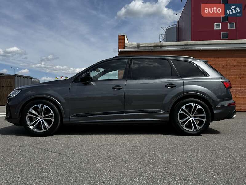 Позашляховик / Кросовер Audi SQ7 2023 в Києві