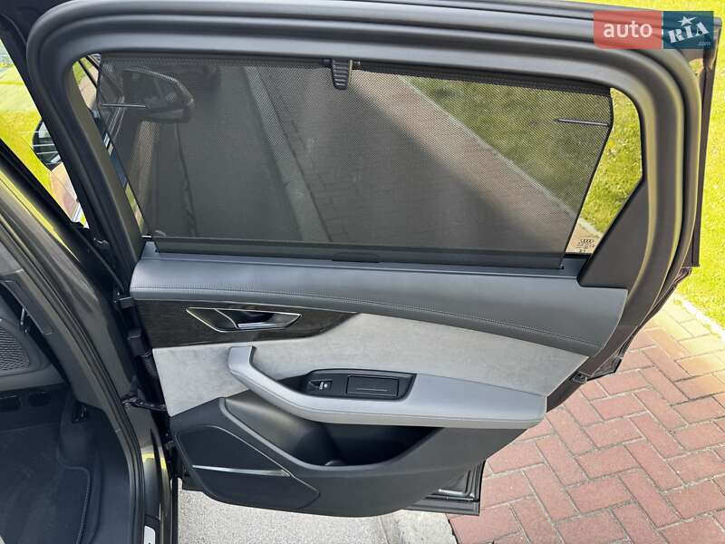 Позашляховик / Кросовер Audi SQ7 2023 в Києві
