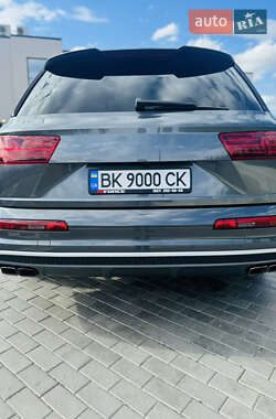Внедорожник / Кроссовер Audi SQ7 2017 в 