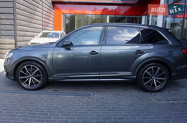 Позашляховик / Кросовер Audi SQ7 2021 в 