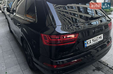 Внедорожник / Кроссовер Audi SQ7 2016 в 