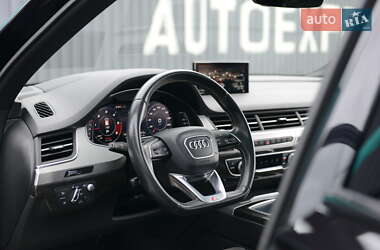 Внедорожник / Кроссовер Audi SQ7 2017 в 