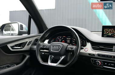 Внедорожник / Кроссовер Audi SQ7 2017 в 
