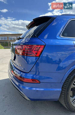 Внедорожник / Кроссовер Audi SQ7 2017 в 