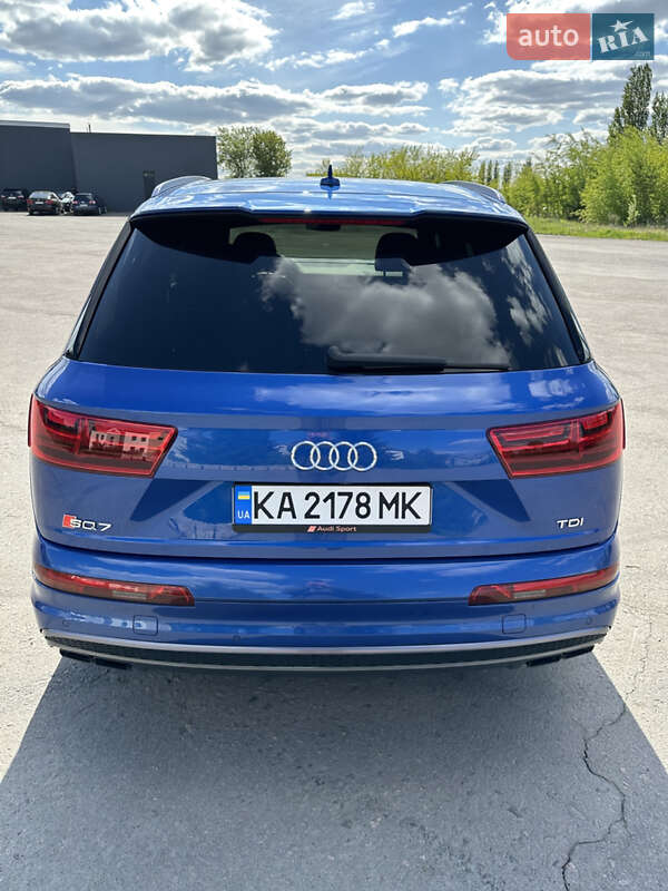 Внедорожник / Кроссовер Audi SQ7 2017 в Ровно