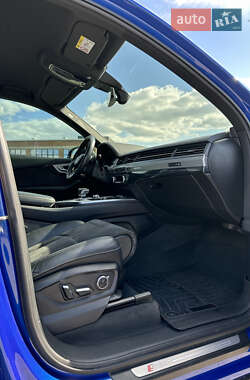 Внедорожник / Кроссовер Audi SQ7 2017 в 