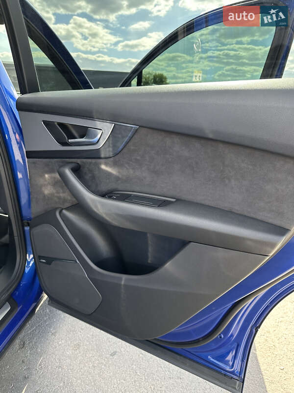 Внедорожник / Кроссовер Audi SQ7 2017 в Ровно