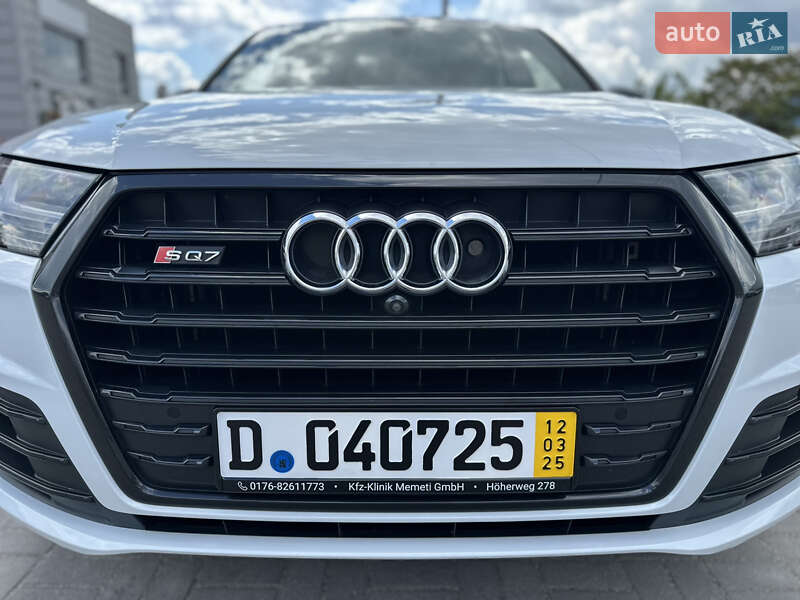 Внедорожник / Кроссовер Audi SQ7 2017 в Ужгороде