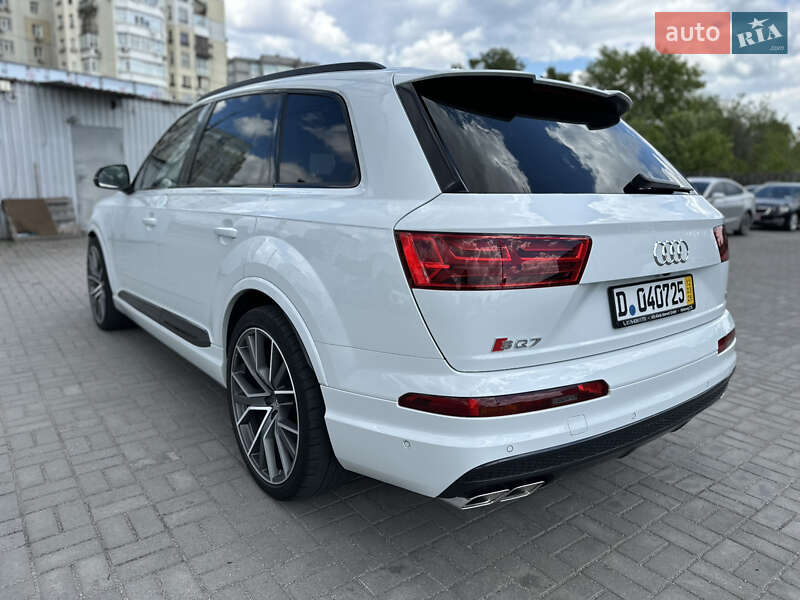 Внедорожник / Кроссовер Audi SQ7 2017 в Ужгороде