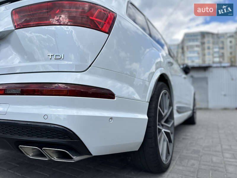 Внедорожник / Кроссовер Audi SQ7 2017 в Ужгороде