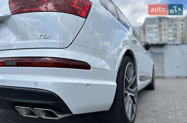 Внедорожник / Кроссовер Audi SQ7 2017 в 