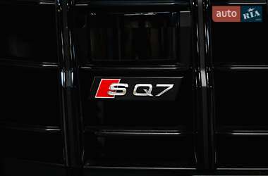Внедорожник / Кроссовер Audi SQ7 2020 в 