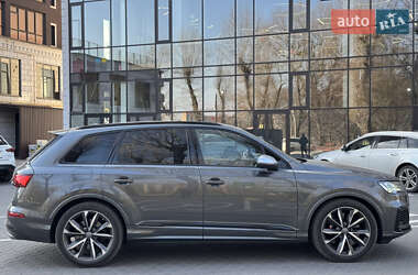 Внедорожник / Кроссовер Audi SQ7 2021 в 