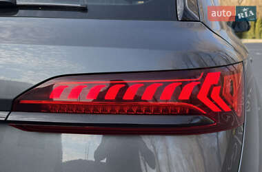 Внедорожник / Кроссовер Audi SQ7 2021 в 