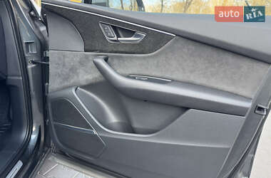 Внедорожник / Кроссовер Audi SQ7 2021 в 