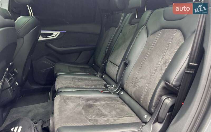 Внедорожник / Кроссовер Audi SQ7 2018 в Черновцах