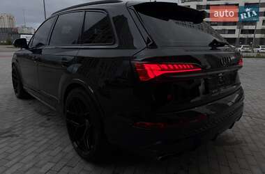 Внедорожник / Кроссовер Audi SQ7 2024 в 