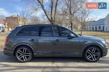 Внедорожник / Кроссовер Audi SQ7 2018 в 