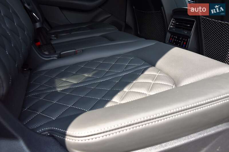 Внедорожник / Кроссовер Audi SQ7 2020 в Дрогобыче