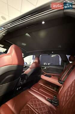 Позашляховик / Кросовер Audi SQ7 2020 в 