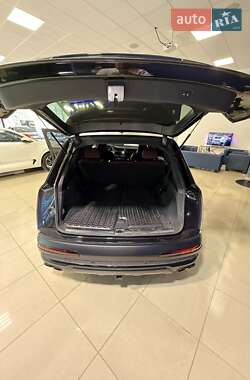 Позашляховик / Кросовер Audi SQ7 2020 в 