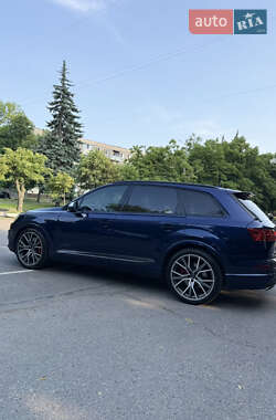 Внедорожник / Кроссовер Audi SQ7 2018 в 