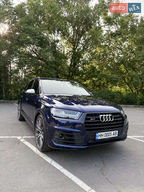Позашляховик / Кросовер Audi SQ7 2018 в Дніпрі