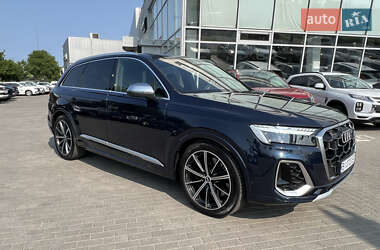 Внедорожник / Кроссовер Audi SQ7 2024 в 