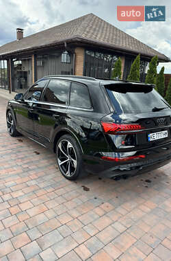 Внедорожник / Кроссовер Audi SQ7 2021 в 