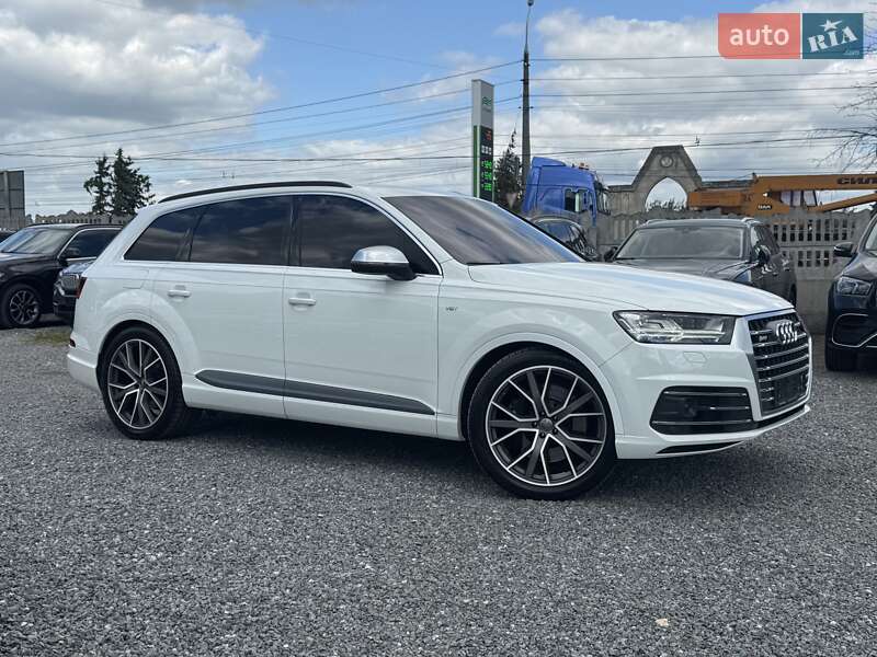 Внедорожник / Кроссовер Audi SQ7 2017 в Тернополе